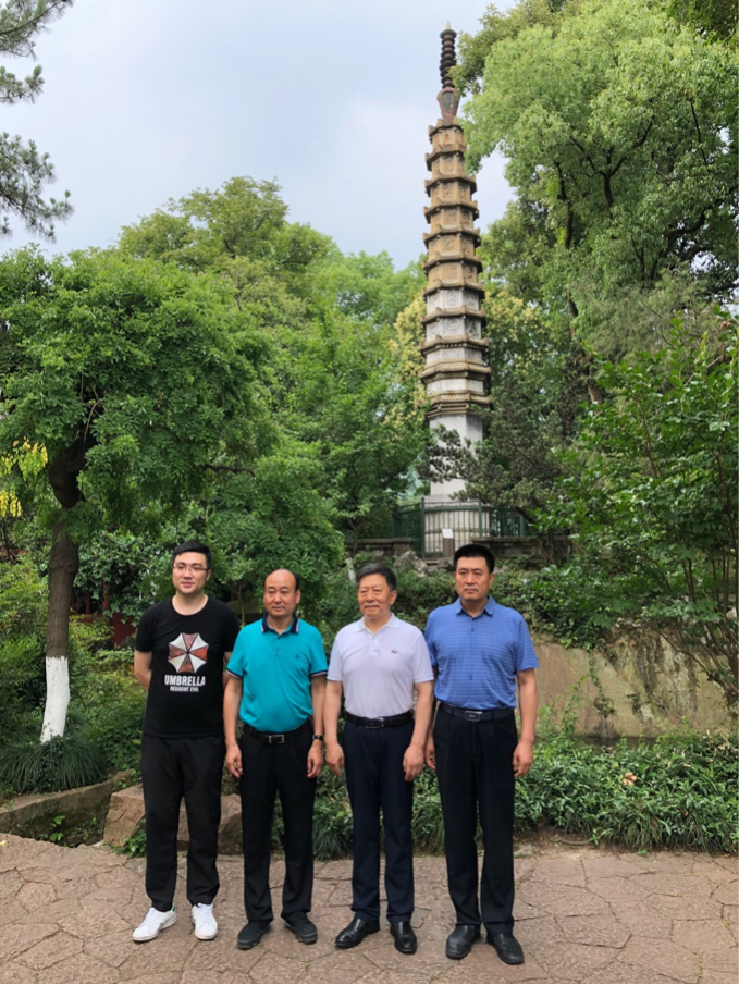 中(zhōng)國(guó)文(wén)房四宝协会会長(cháng)一行赴西泠印社孤山(shān)社址考察交流